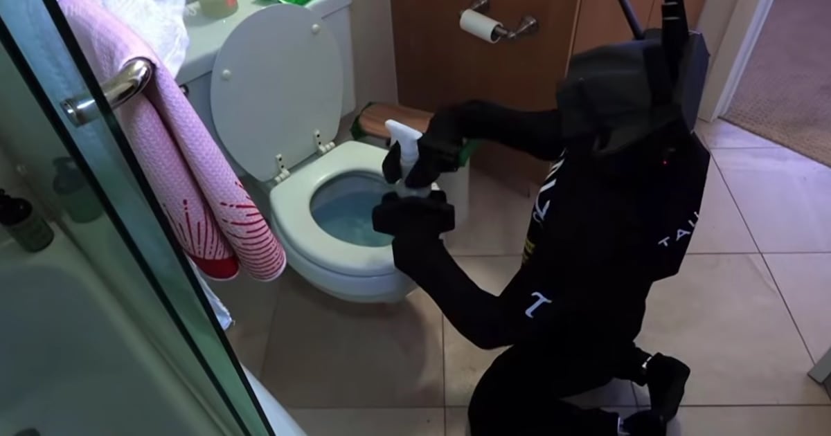Un robot te limpia la casa desde afuera y te cobra 30 dólares la hora: lo probé y acá te cuento qué onda