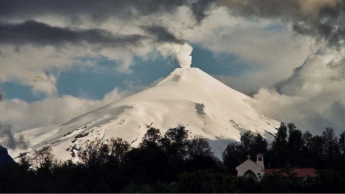 Alerta amarilla en el Villarrica: claves para entender qué pasa del lado argentino de la cordillera