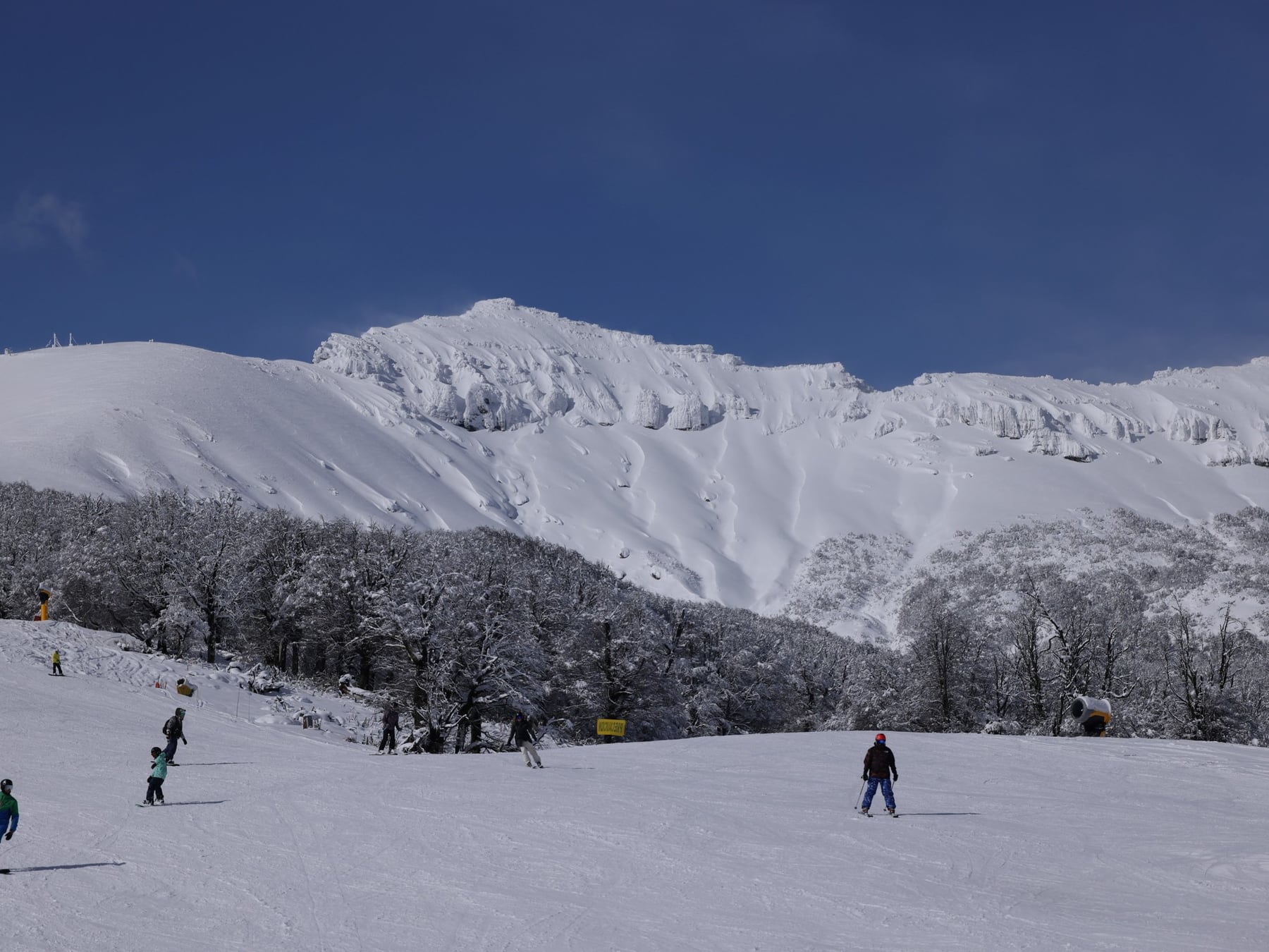 La nieve se estira hasta octubre: los cerros argentinos ofrecen septiembre con tarifas de baja temporada