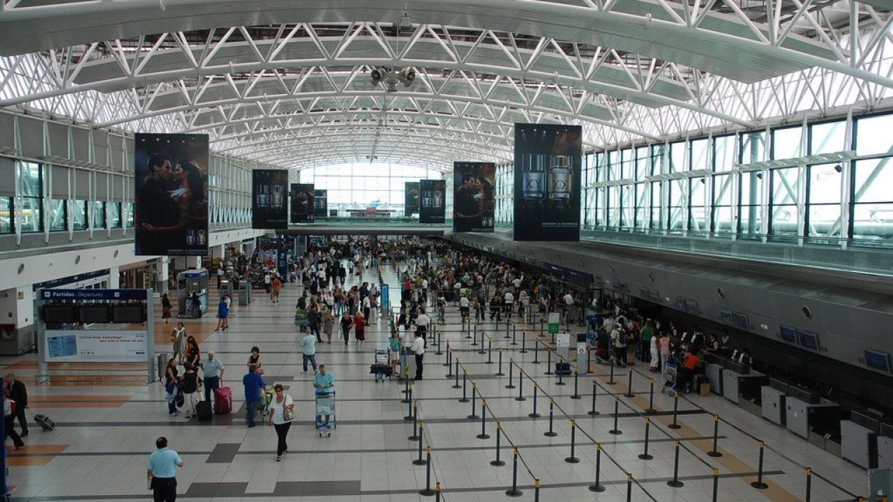American Airlines suma tres capitales europeas a su red de verano con base en Filadelfia