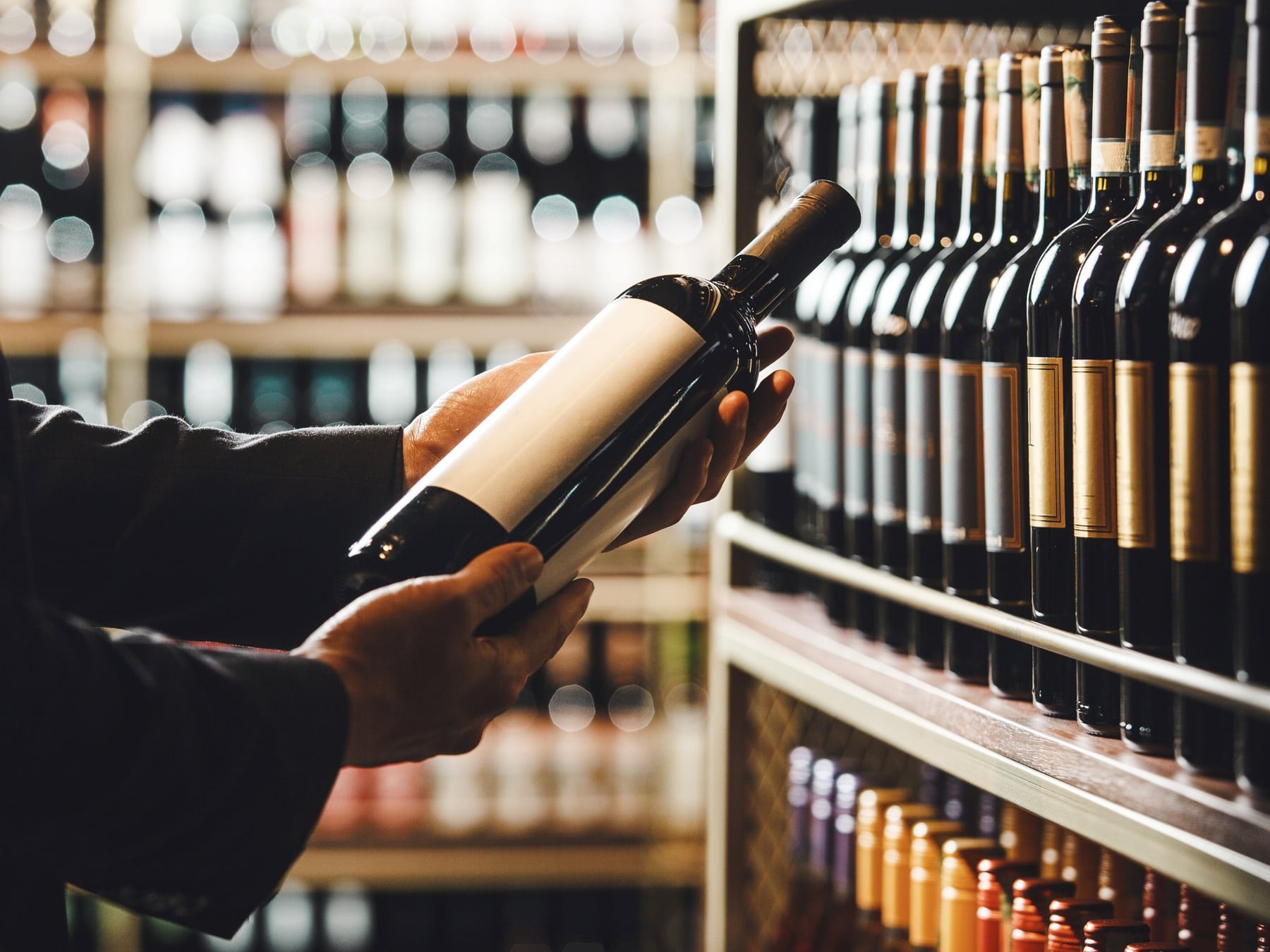 Guía para descifrar lo que dice una etiqueta de vino argentino sin caer en confusiones
