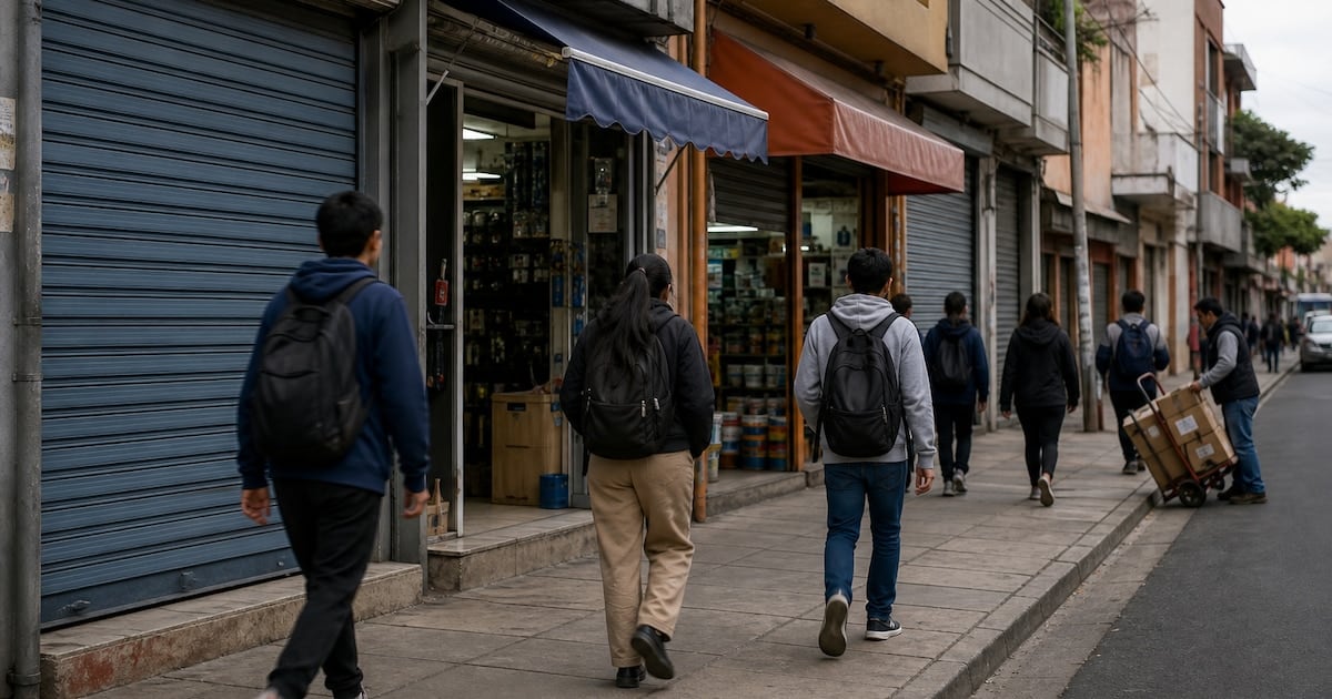 El empleo formal acumula 354.128 puestos perdidos desde noviembre de 2023 y la industria lleva 20 meses en caída