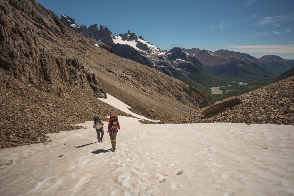 Una profesora de Economía que dejó el aula para guiar caminatas por la cordillera neuquina