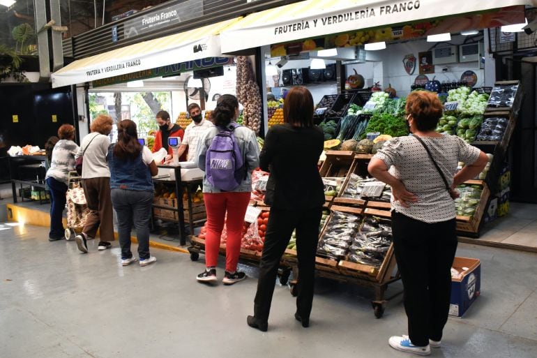 La inflación cedió a 1,7% en agosto y volvió a quedar como la segunda más alta de la región