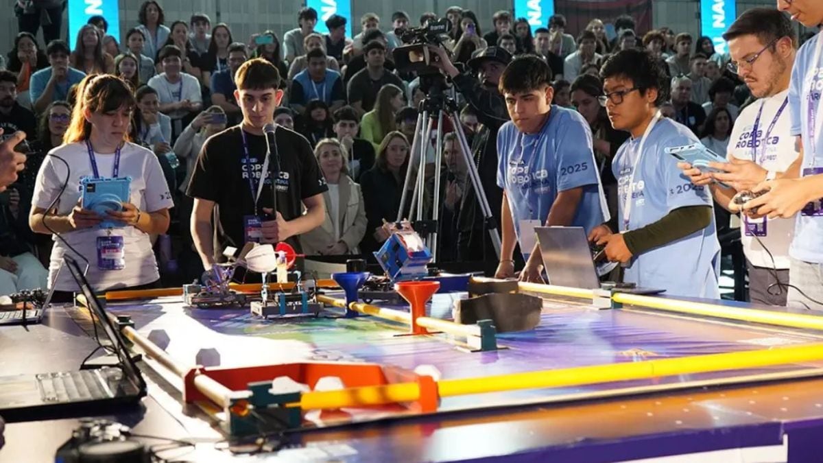 La robótica educativa se vive en Neuquén: dos jornadas para ver a 48 equipos argentinos en plena pista