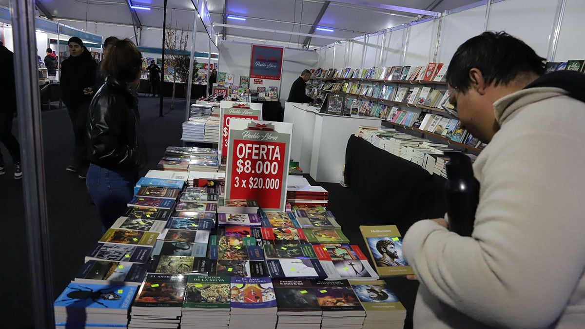 La Feria del Libro de Neuquén se despide este domingo con teatro, talleres y visitas de autores