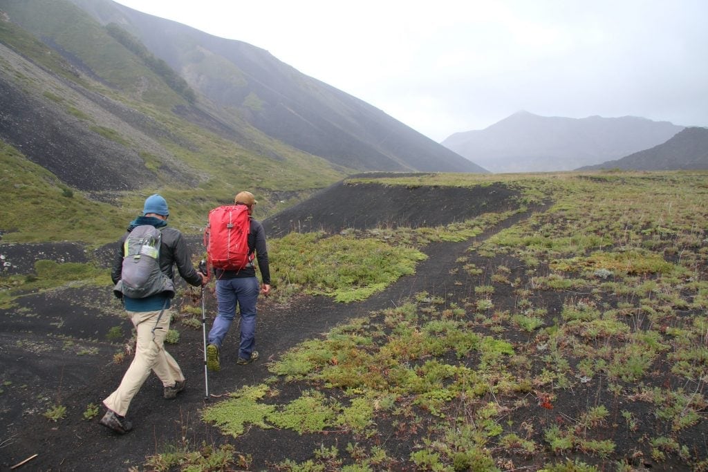 Adentro del Malacara: una caminata por las entrañas de un volcán mendocino que cambió la vida de una familia