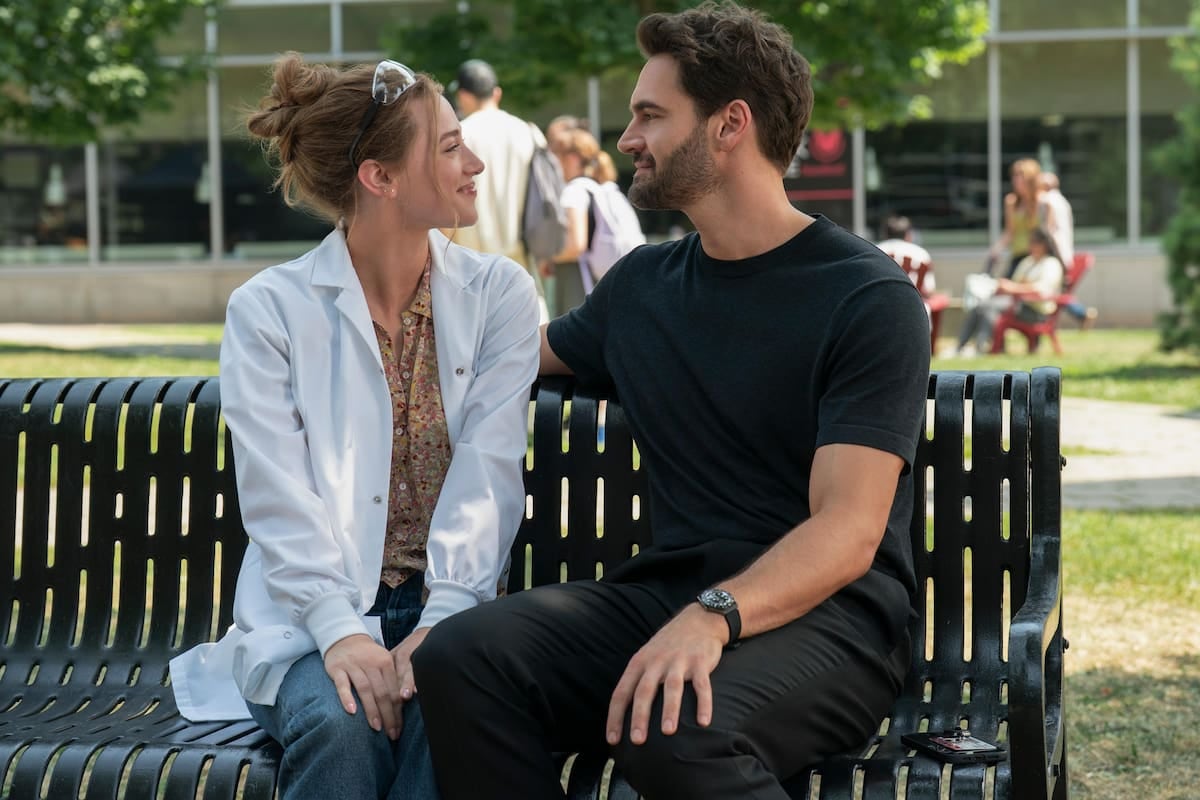 La hipótesis del amor aterriza en Prime Video con una química que se construye entre ciencia y fingimiento