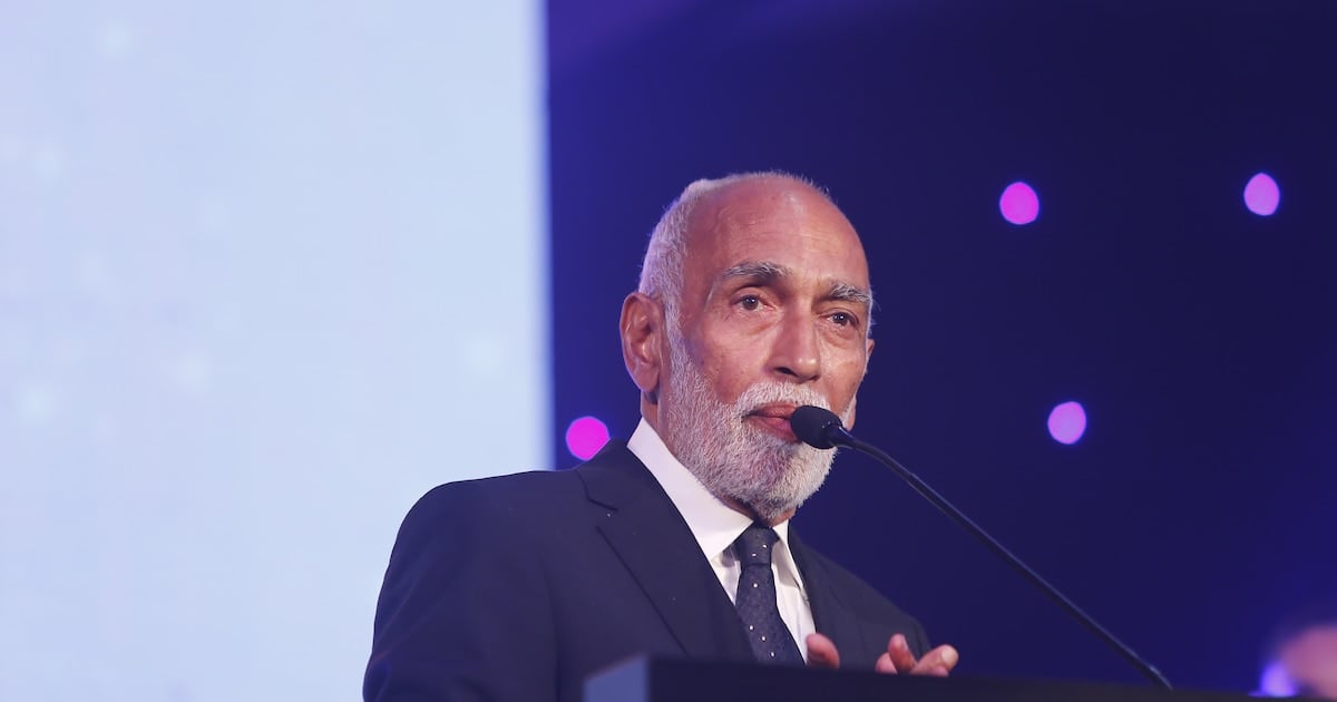Adiós al Negro de la madrugada: la radio argentina pierde a Oscar González Oro