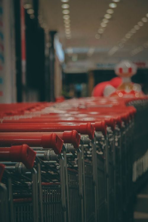 El lunes 28 se perfila con la mayoría de los comercios cerrados y pago doble para quienes deban trabajar