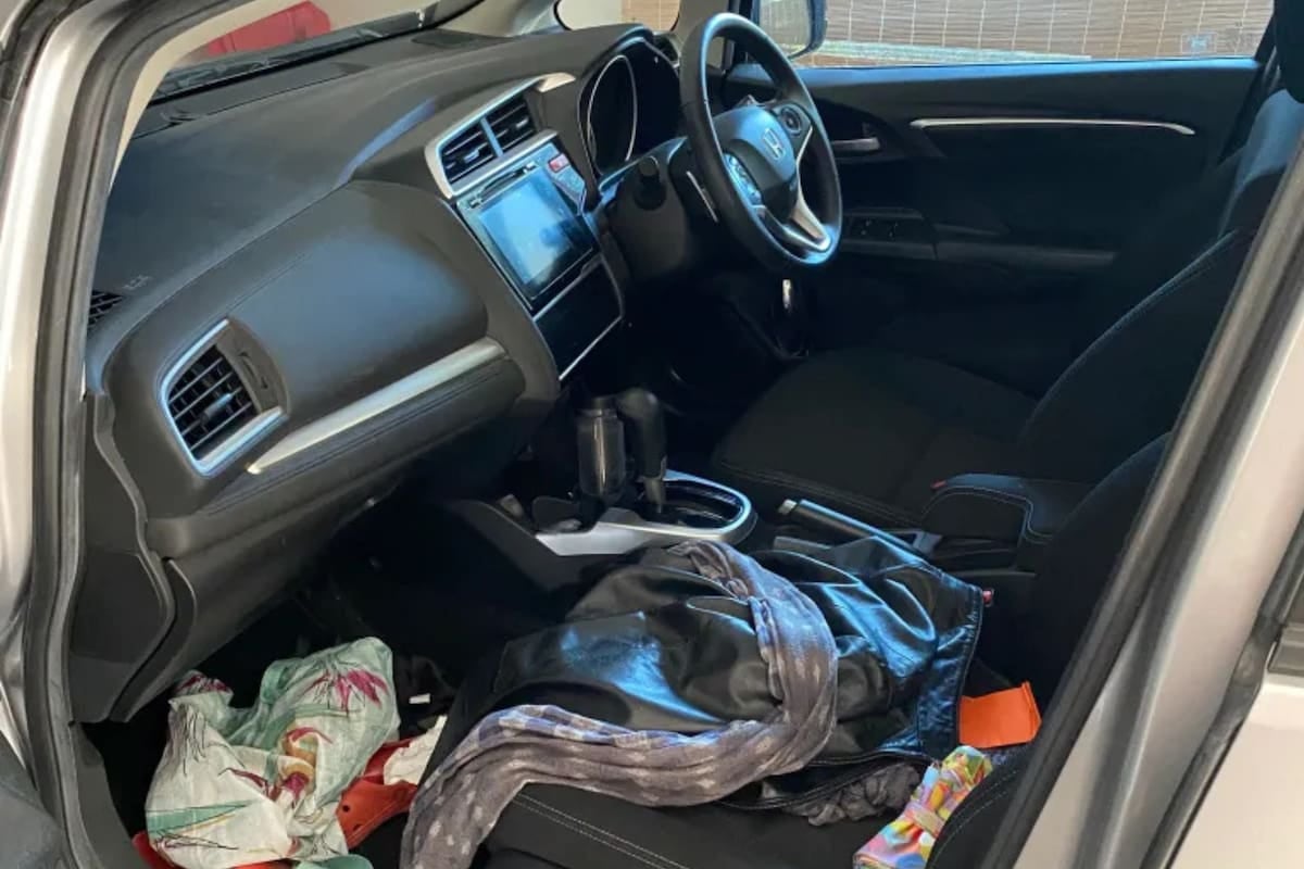 El auto como reflejo: cuando el interior ordena la cabeza y el volante