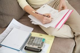 Jubilaciones, AUH y pensiones: con el 1,66% de octubre, la mínima roza los 506 mil pesos y la asignación por hijo queda en 125.270