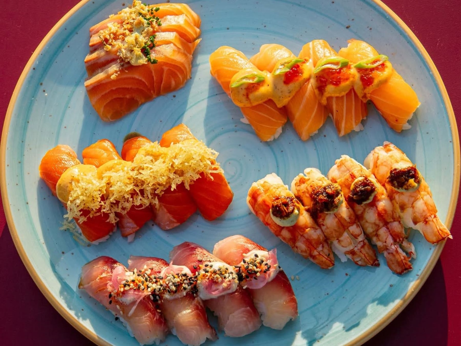 Una izakaya de fusión se instala en Palermo Soho con sushi creativo y guiños porteños