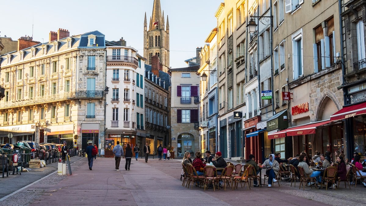 Limoges, la ciudad francesa donde la porcelana y el esmalte son parte de la vida cotidiana