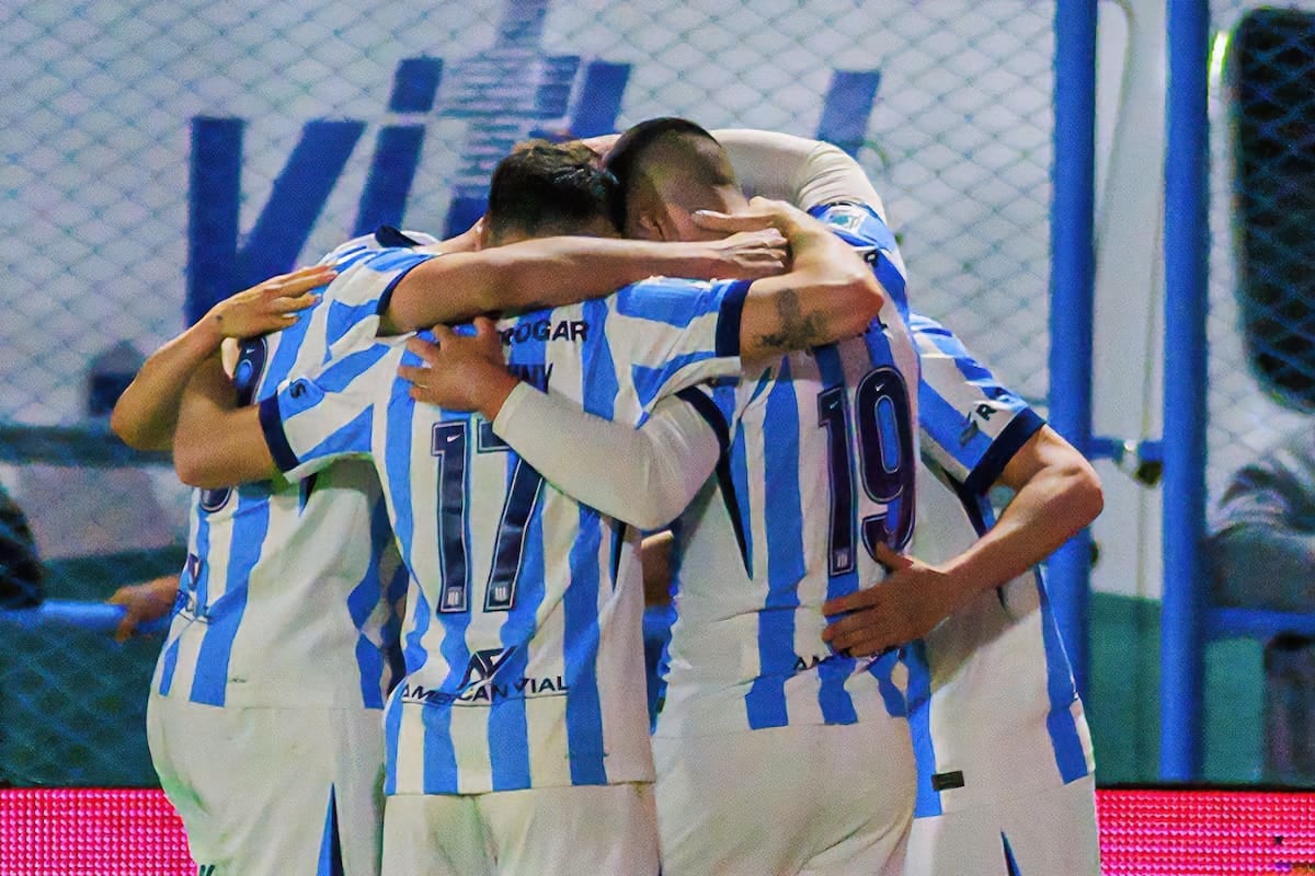 Racing se floreó en Río Cuarto y arrancó el ciclo Romero con el pie derecho