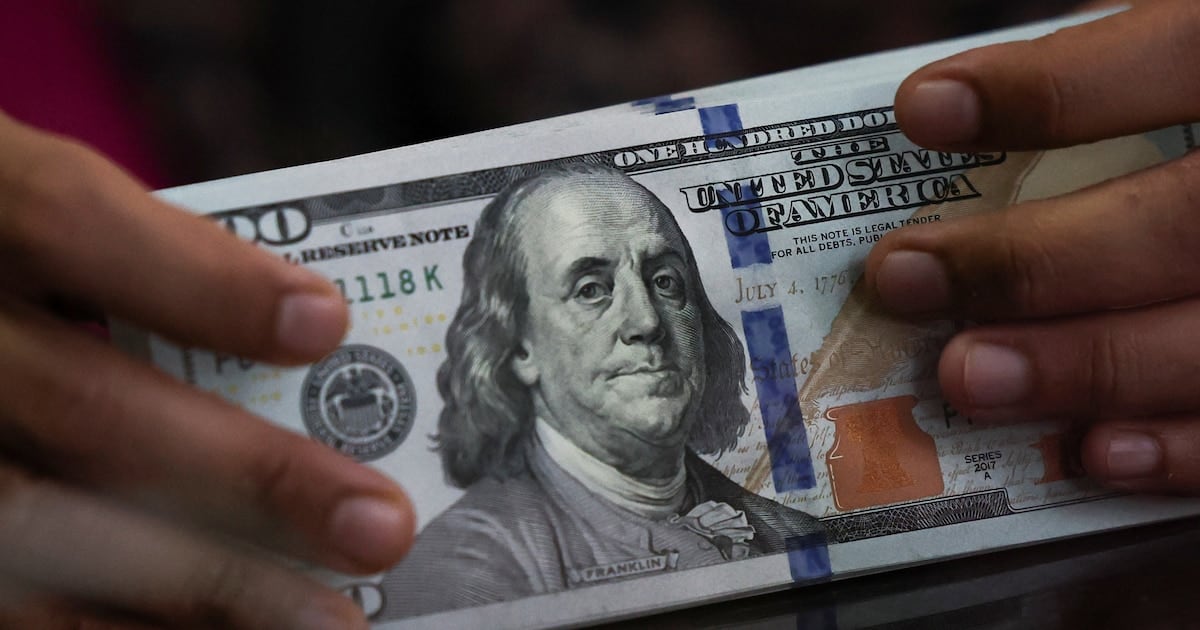 El dólar Banco Nación se mantuvo en $1.540 y el blue cerró en $1.550, con tres ruedas mayoristas sin cambios