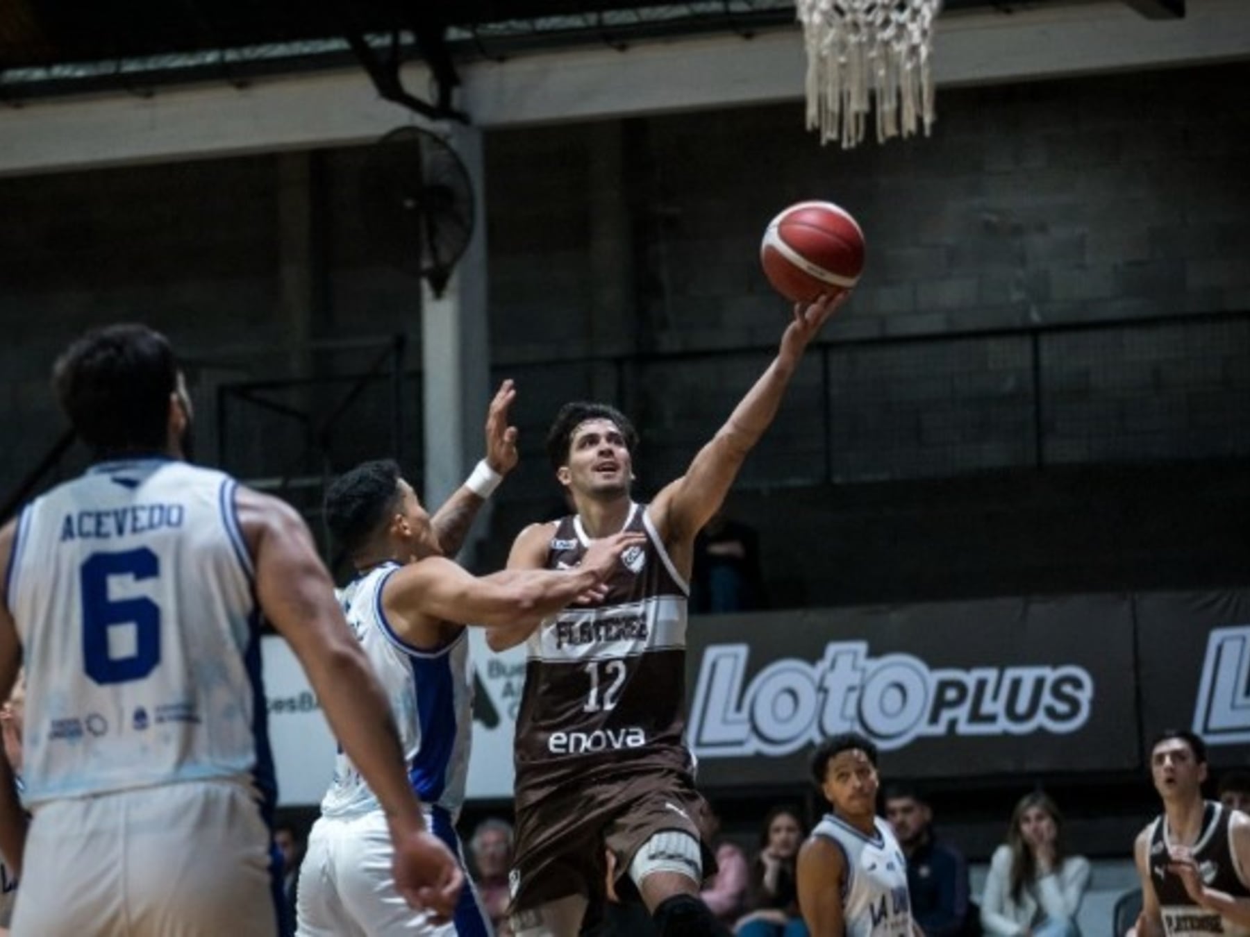 La Unión se sacó la mufa en Vicente López y le ganó a Platense en un final de dientes apretados