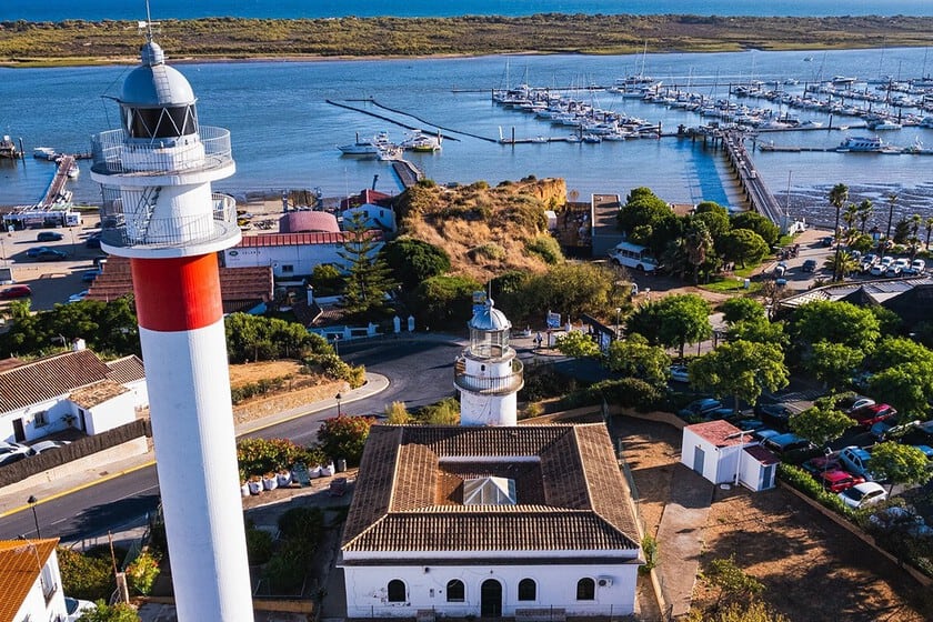 El Rompido: marisma, dunas móviles y cocina de lonja en la costa onubense