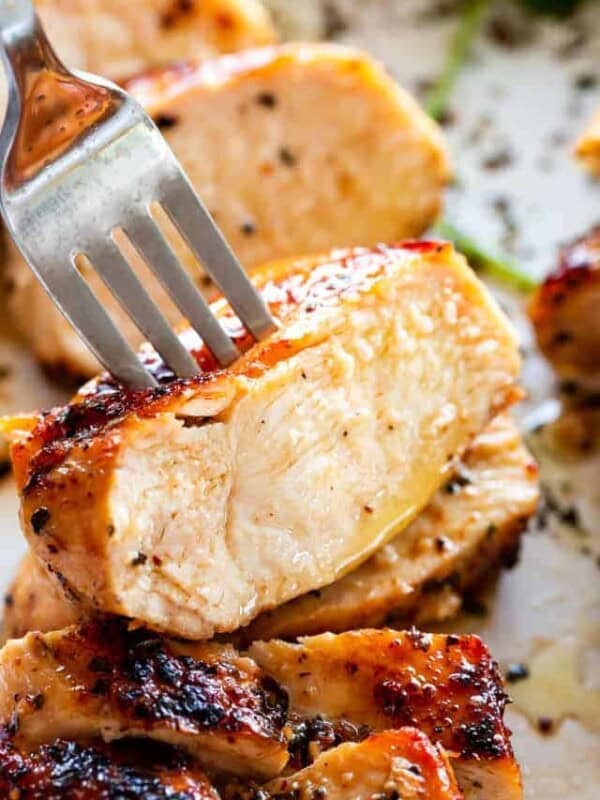 Cómo lograr una pechuga de pollo jugosa: técnicas de cocción, marinadas y combinaciones que marcan la diferencia