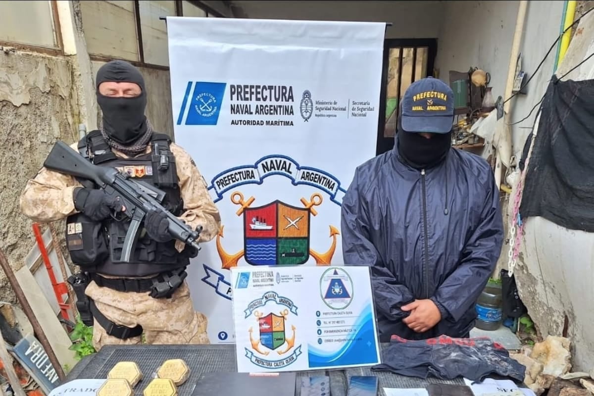 Secuestran 1.200 millones de pesos en oro escondidos en un inodoro en desuso en Caleta Olivia