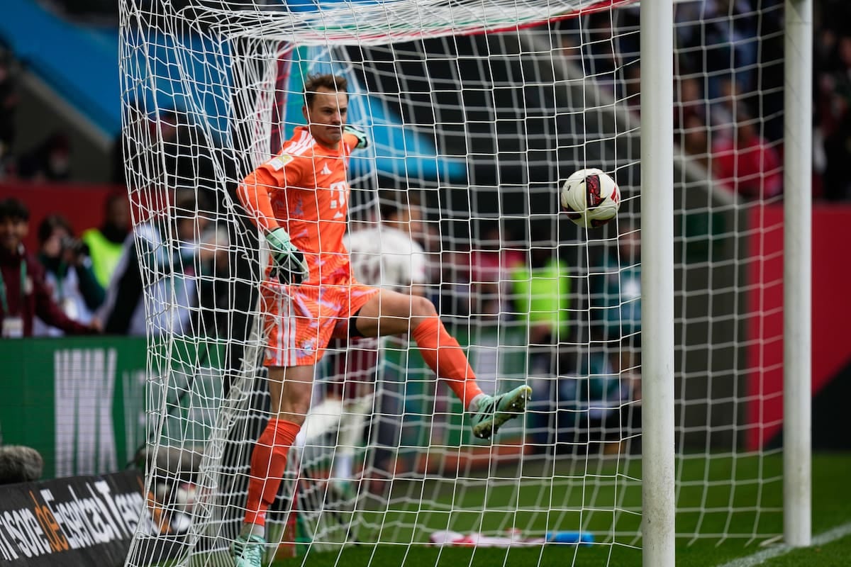 La noche negra del Pulpo: dos errores de Neuer y el Bayern se vuelve a tropezar en Augsburgo