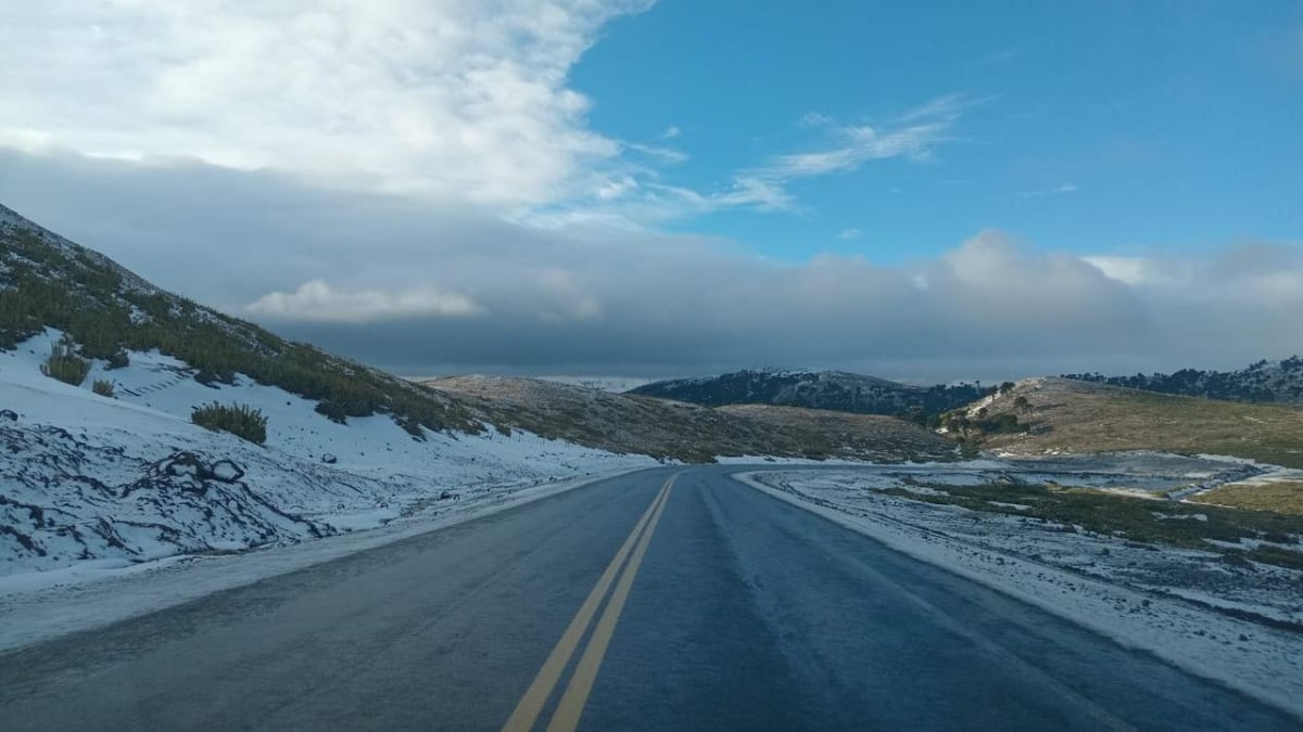Dos pasos abiertos hacia Chile por Neuquén, pero con hielo y cadenas obligatorias para no quedarse a medio camino