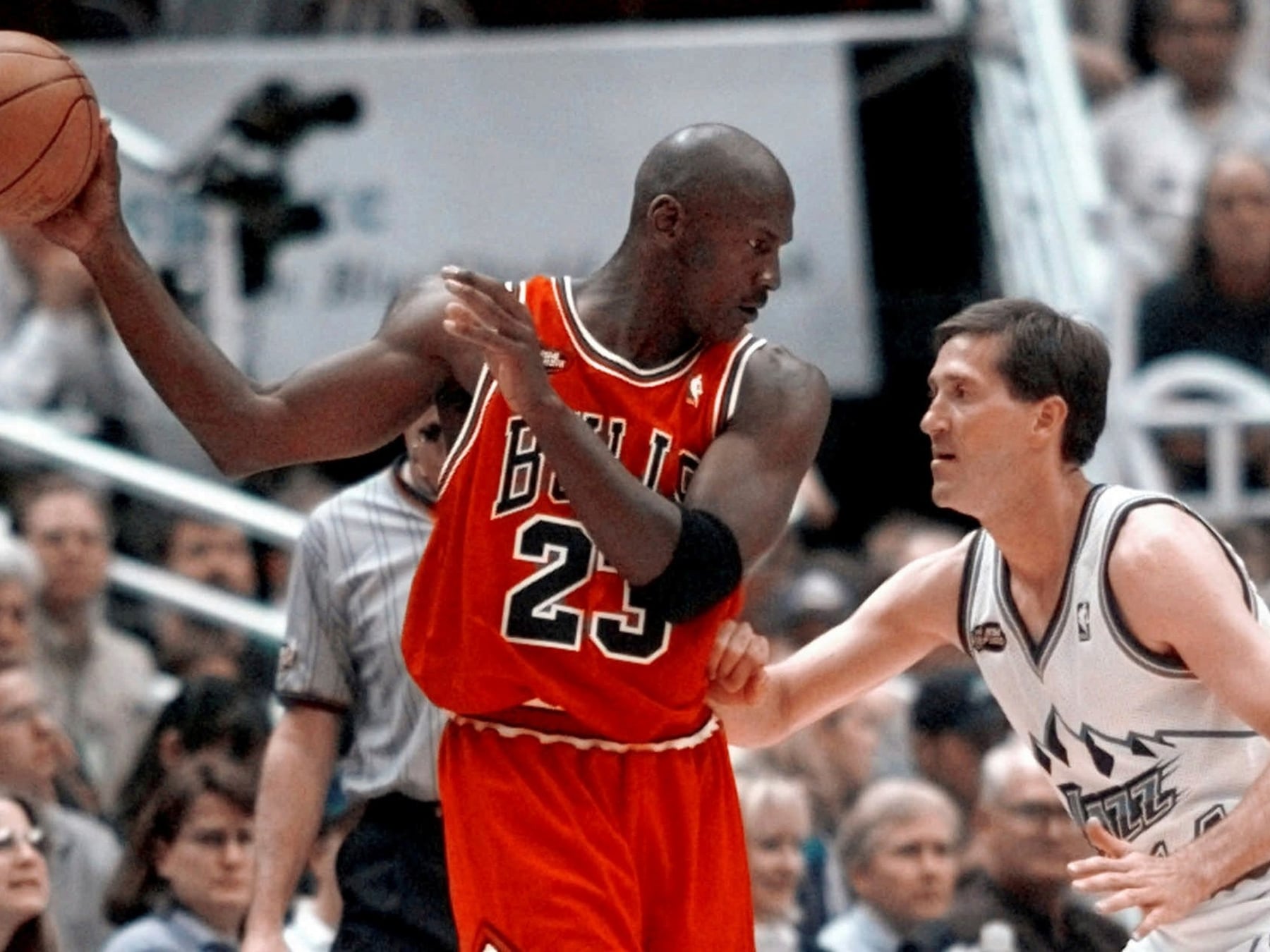 La noche del 5 de junio del 98: la camiseta de Jordan que se vendió a precio de obra de arte