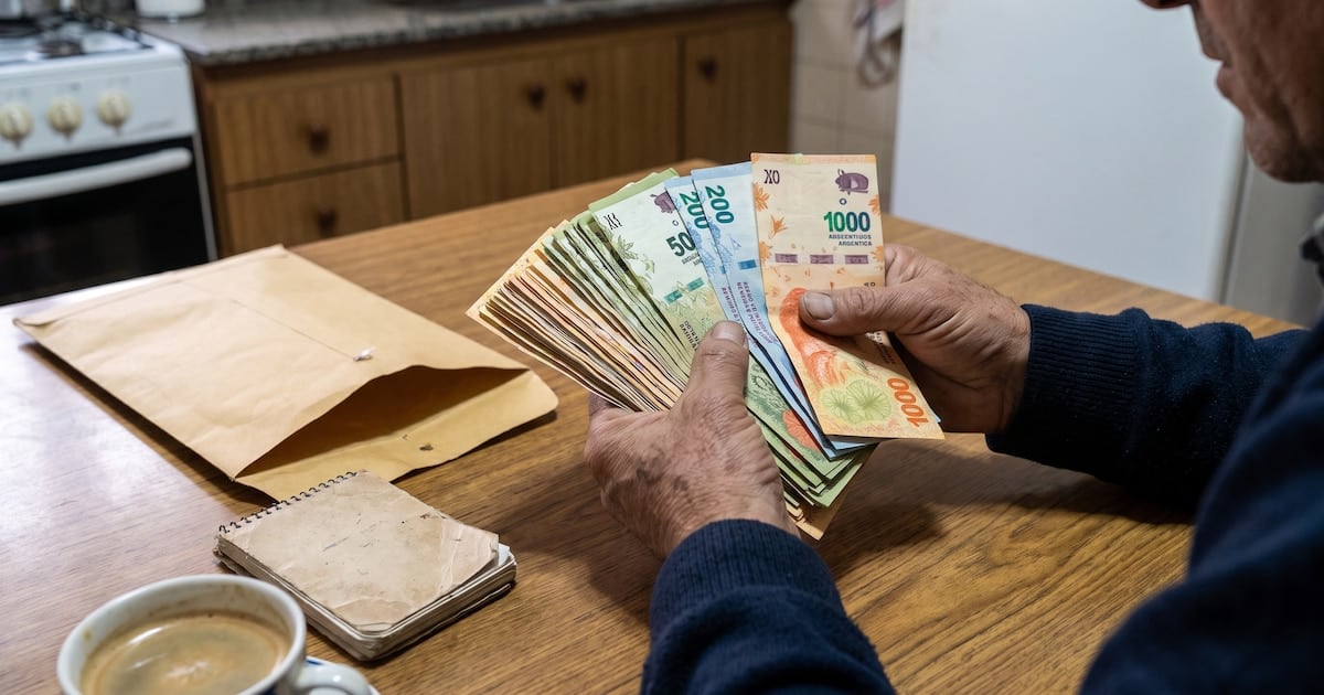 La deuda de los argentinos roza los 102 billones de pesos y ya uno de cada cuatro deudores arrastra al menos un pago irregular