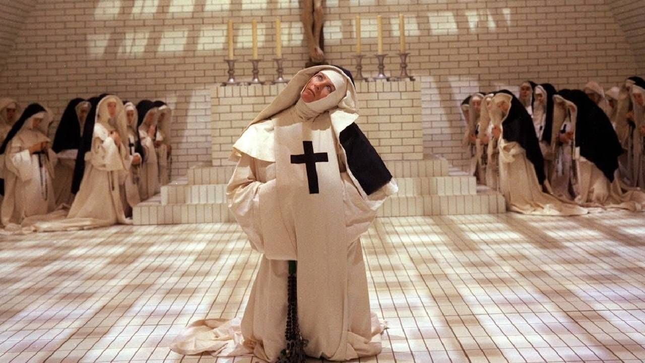 Después de medio siglo de censura, "Los demonios" de Ken Russell vuelve entera a las pantallas: la vi en Madrid y todavía sacude