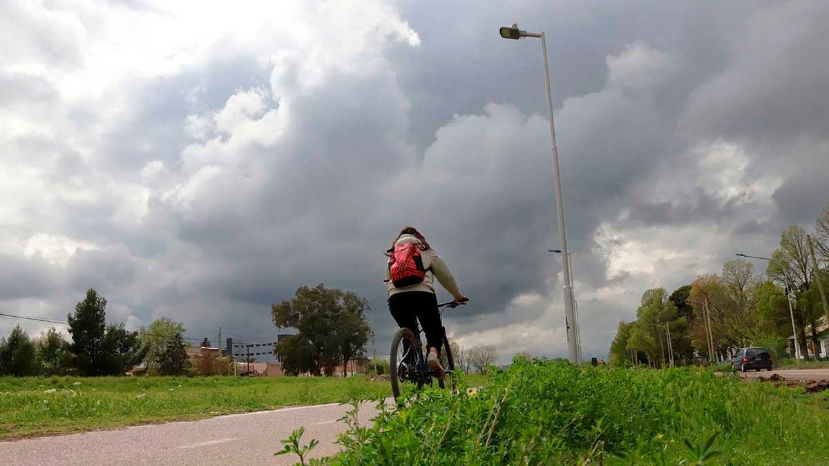 Una semana gris se instala en Neuquén y el domingo llega con todo