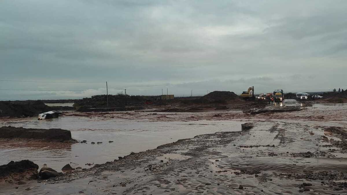 Rincón de los Sauces bajo el agua: un pueblo que se organiza mientras el cielo no da tregua