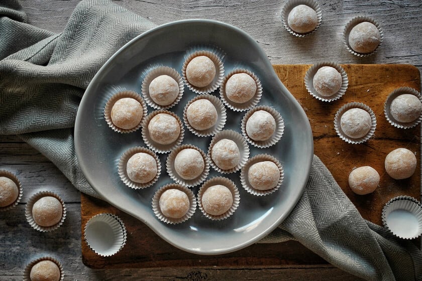 Yemas de Santa Teresa: la receta clásica de la repostería española en cuatro pasos