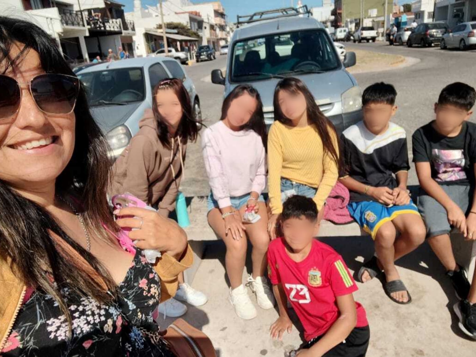 De un departamento chico a una casa con nueve: la historia de María Laura, que adoptó a seis hermanos y después llegó Nahitan