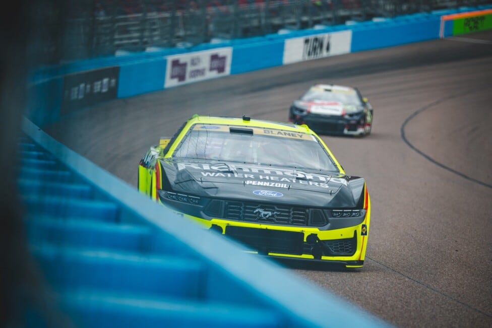 Phoenix le abrió la puerta a Blaney y le dio un dolor de cabeza a Larson