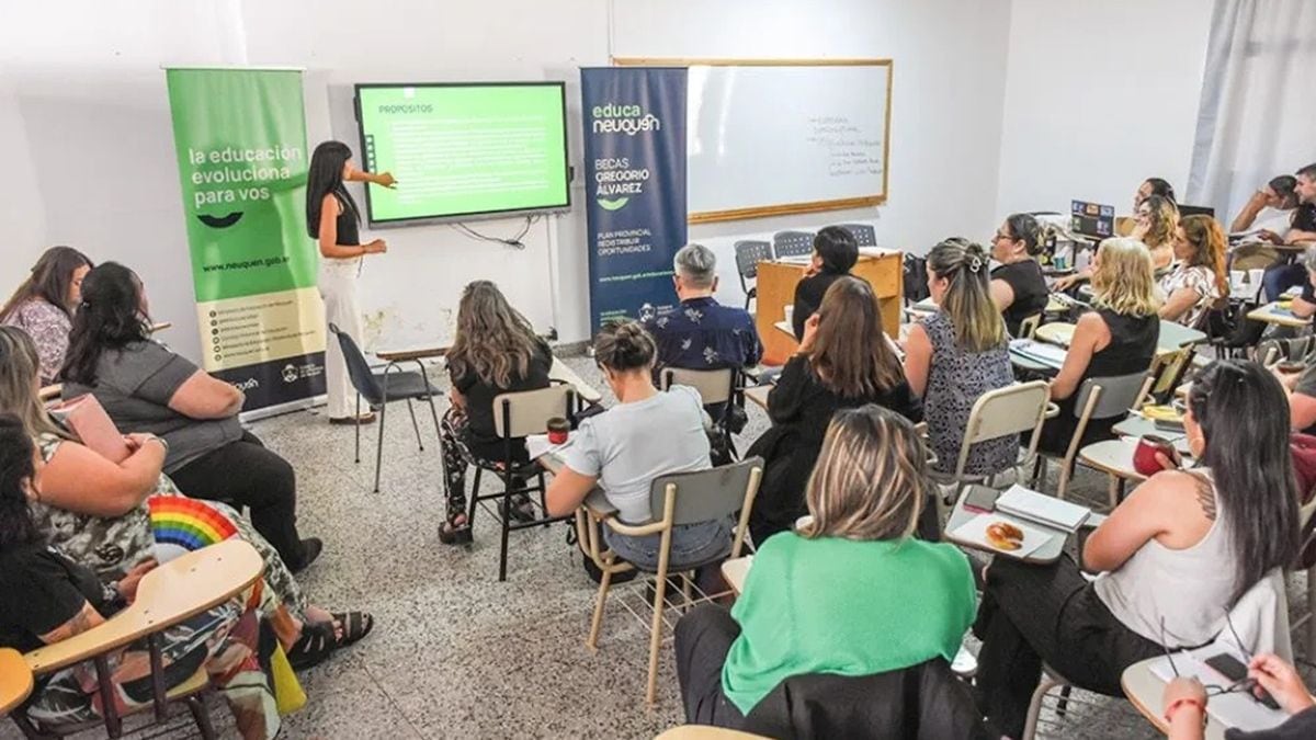 438 estudiantes neuquinos ya tienen la Beca Gregorio Álvarez en el bolsillo y otros tantos siguen esperando la suya