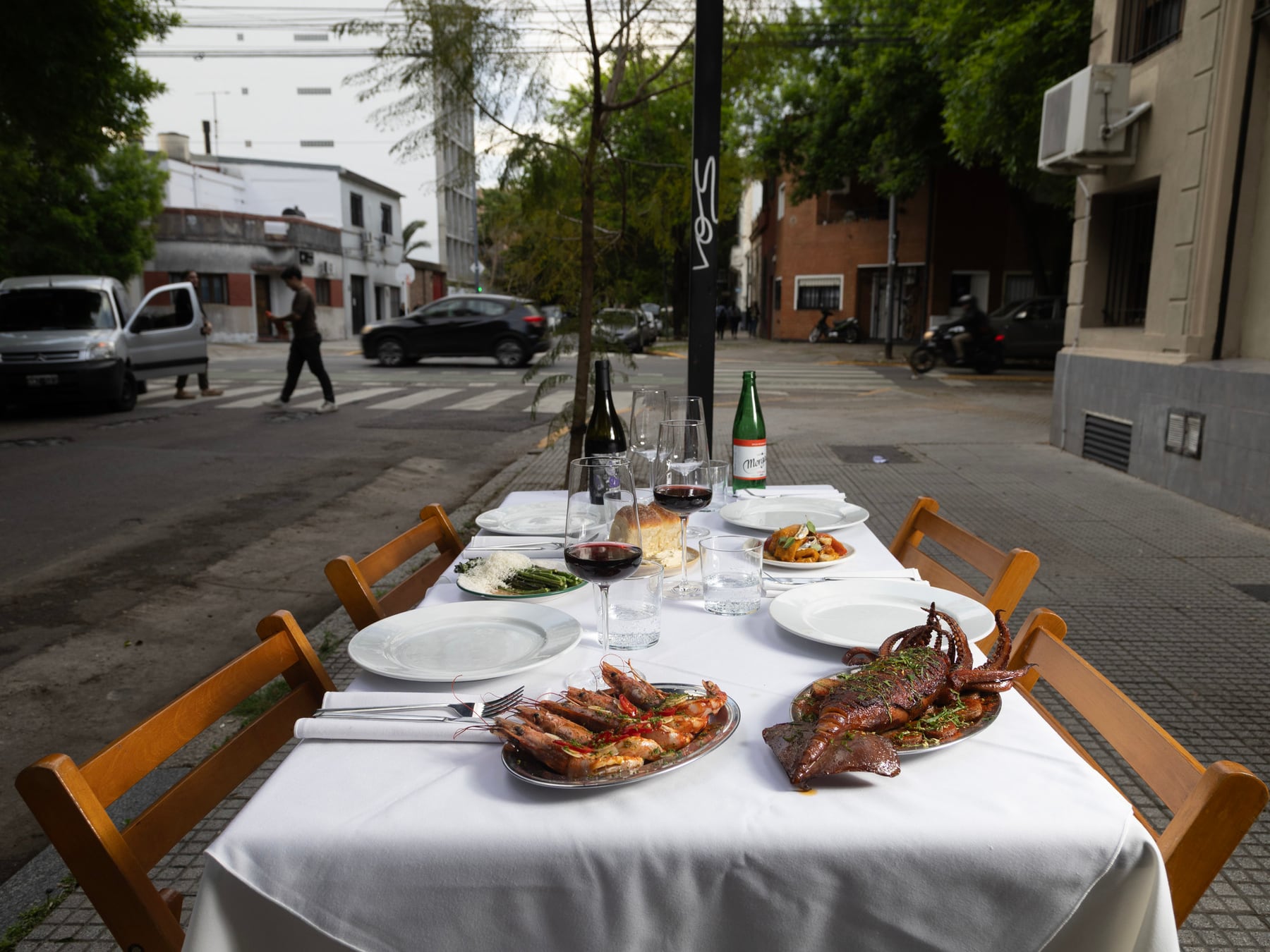 La gastronomía de Villa Ortúzar se reinventa con locales amplios y alquileres más accesibles